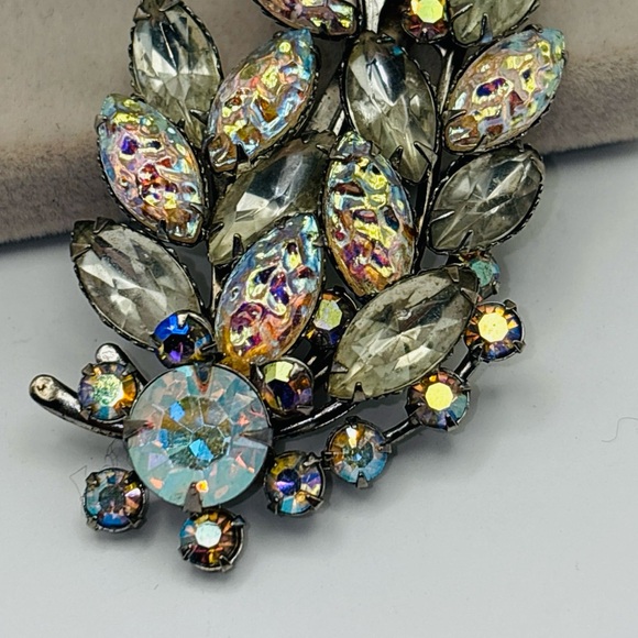 Vintage Cathe Aurora Borealis Rhinestone Leaf Spray Brooch Silver Tone - Picture 1 of 5